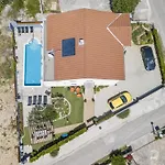 Two Bedroom With Balcony And Sea View Roza A1 시베니크