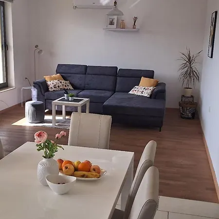 Two Bedroom With Balcony And Sea View Roza A1 Šibenik