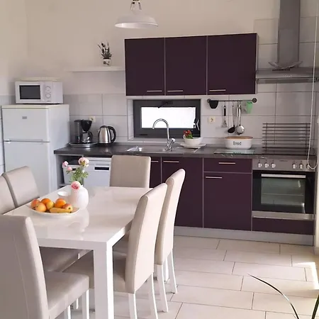 Two Bedroom With Balcony And Sea View Roza A1 *