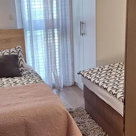 Apartmán Two Bedroom With Balcony And Sea View Roza A1 *