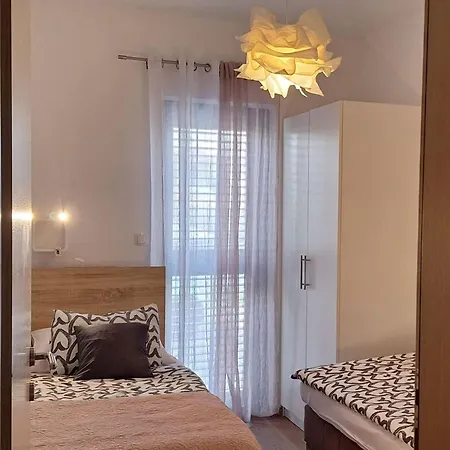 公寓 Two Bedroom With Balcony And Sea View Roza A1 希贝尼克