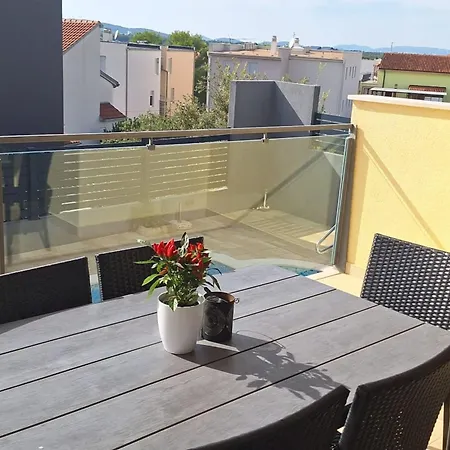 公寓 Two Bedroom With Balcony And Sea View Roza A1