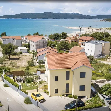 Lejlighed Two Bedroom With Balcony And Sea View Roza A1 Šibenik