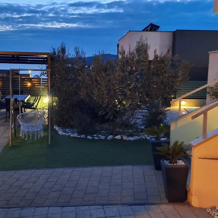 Lejlighed Two Bedroom With Balcony And Sea View Roza A1