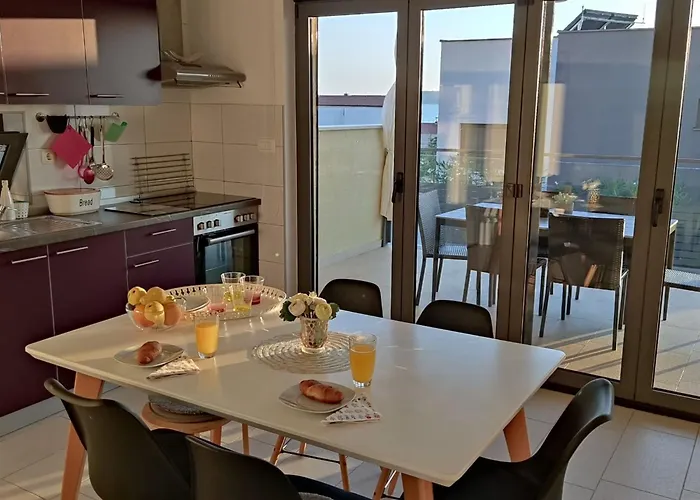 Two Bedroom With Balcony And Sea View Roza A1 Lejlighed Šibenik