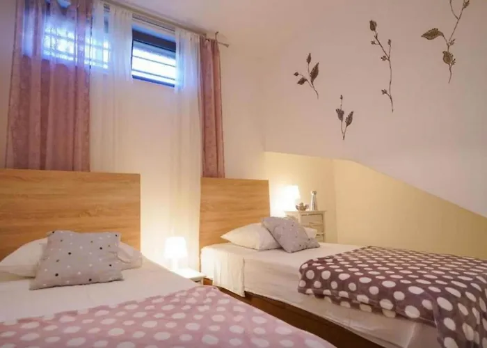 Two Bedroom With Balcony And Sea View Roza A1 Šibenik