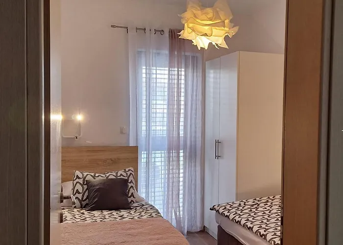 Lejlighed Two Bedroom With Balcony And Sea View Roza A1 Šibenik