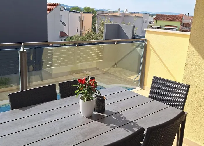 Apartman Two Bedroom With Balcony And Sea View Roza A1